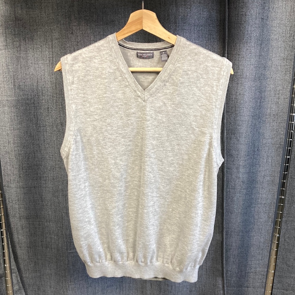 Van Heusen sweater vest men’s M light grey